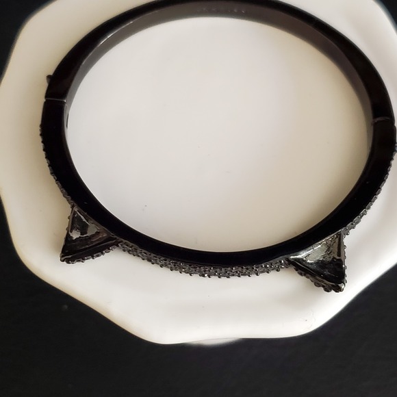 Kate Spade Jazz Things Up Cat Ears Hinged Bangle Black with Pave Crystals Signed - Picture 7 of 9